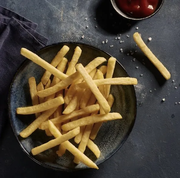 Chrupiące i pyszne frytki na patelni – sprawdź, jak je zrobić!