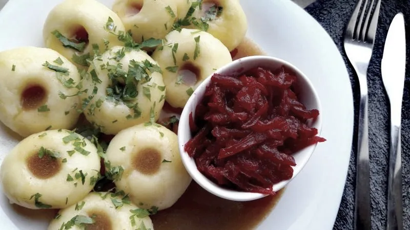 Co do klusek śląskich? Najlepsze sosy i sprawdzone dodatki