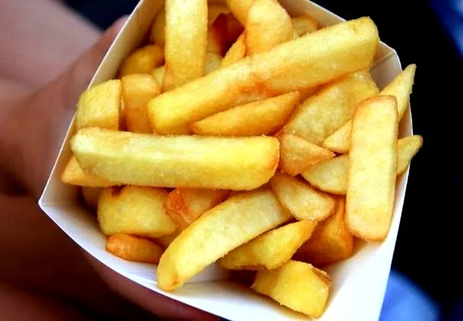 Frytki belgijskie, które oczarują Twoich gości – jak je zrobić?