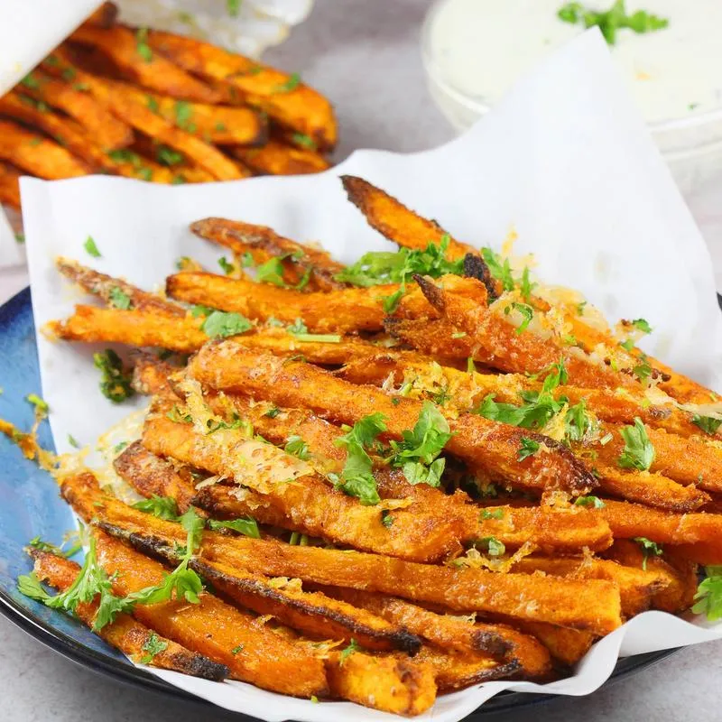 Frytki z batatów – odkryj idealny czas i temperaturę pieczenia w piekarniku