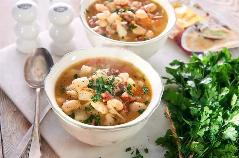 Idealna konsystencja zupy: Sprawdzone sposoby na jej zagęszczenie