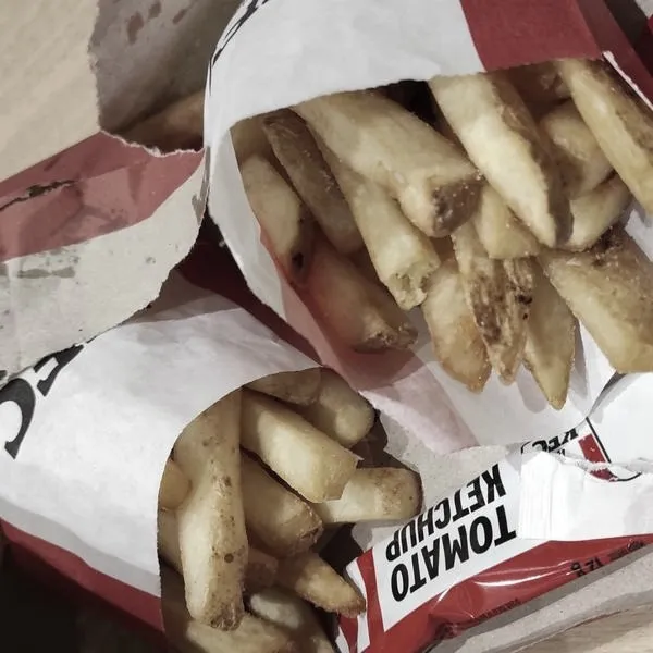 Ile kosztują frytki w KFC? Odkryj zaskakujące ceny i najlepsze porady zakupowe