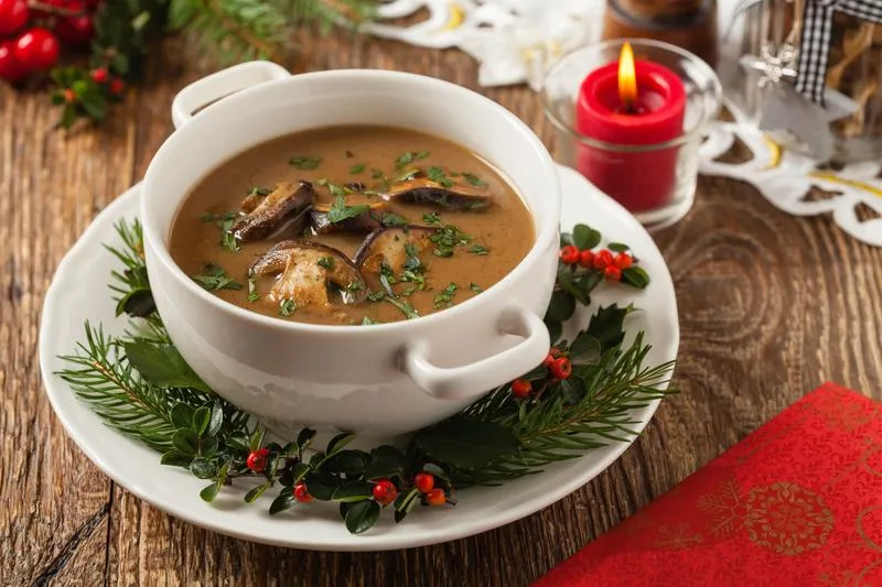 Jak długo zupa grzybowa może stać w lodówce, by zachować świeżość?