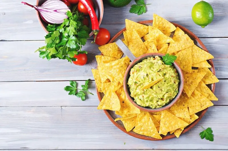 Jak zrobić pyszne guacamole z awokado – przepis krok po kroku