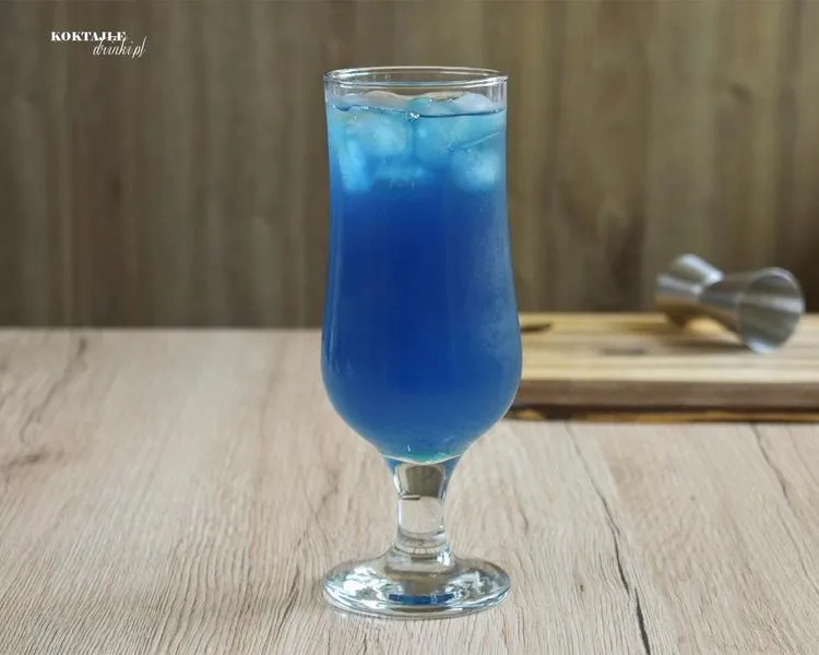 Niebieskie drinki – odkryj proste przepisy na wyjątkowe koktajle