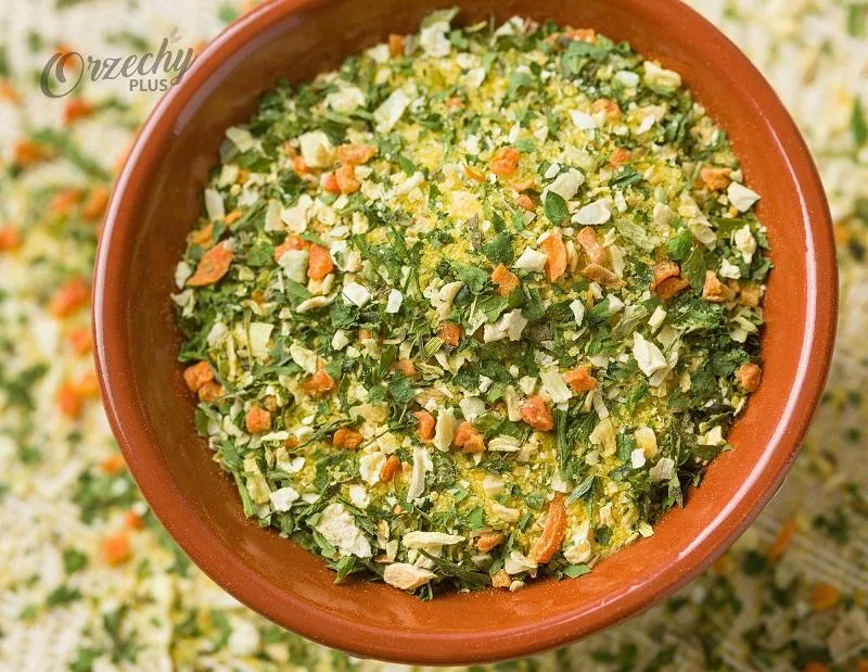 Odkryj sekrety przypraw do zup, które wzbogacą smak i aromat Twoich dań