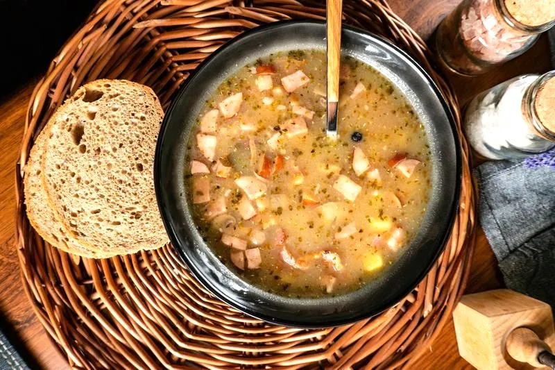 Odkrywając smaki tradycyjnej polskiej kuchni: jakie są rodzaje zup?