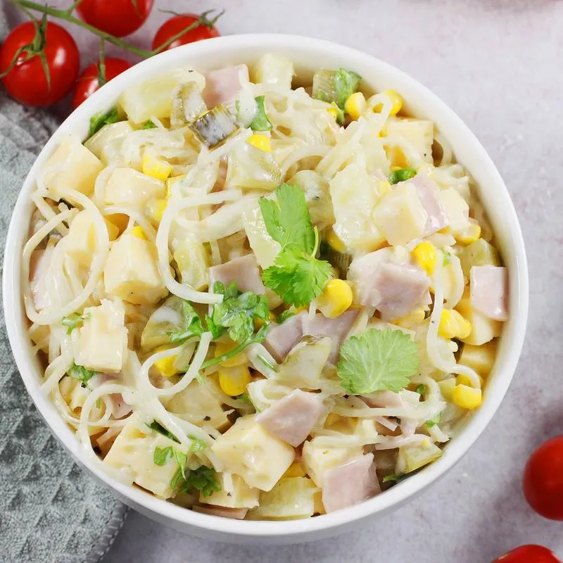 Pyszna sałatka z selera naciowego, która oczaruje Twoich gości