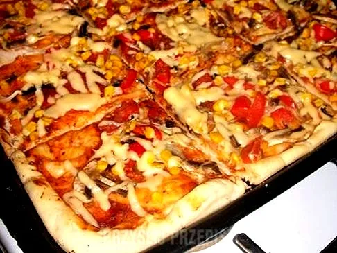 Sekret idealnej domowej pizzy: prosty przepis na ciasto i sos, które pokochasz