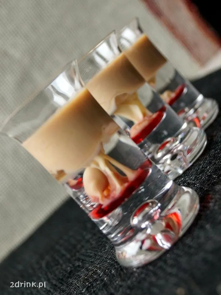 Efektowne podanie halloweenowych drinków