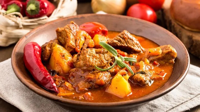 Gulasz węgierski dodatki