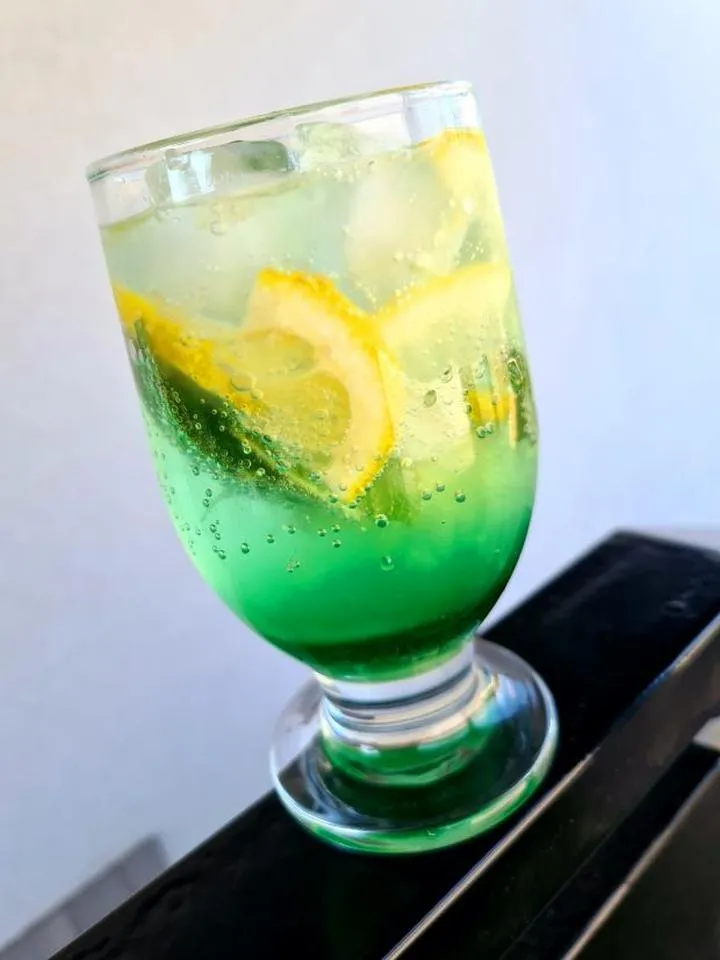 Letnie drinki z miętą