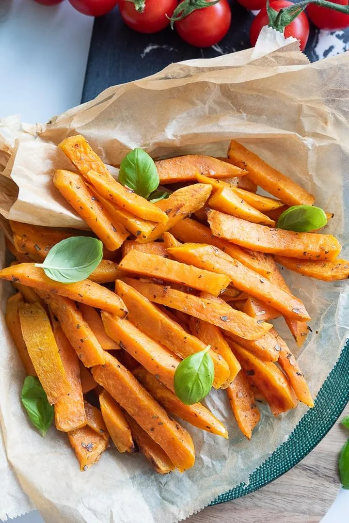 Pieczenie frytek z batatów w piekarniku