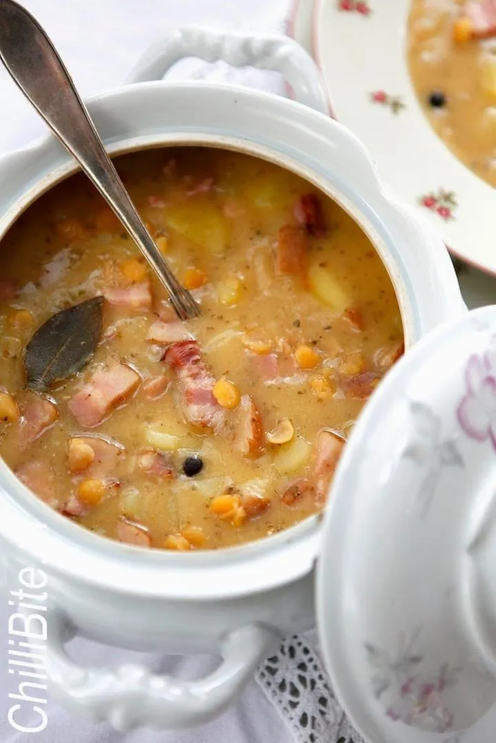 Zupa grochowa z ziemniakami i kiełbasą